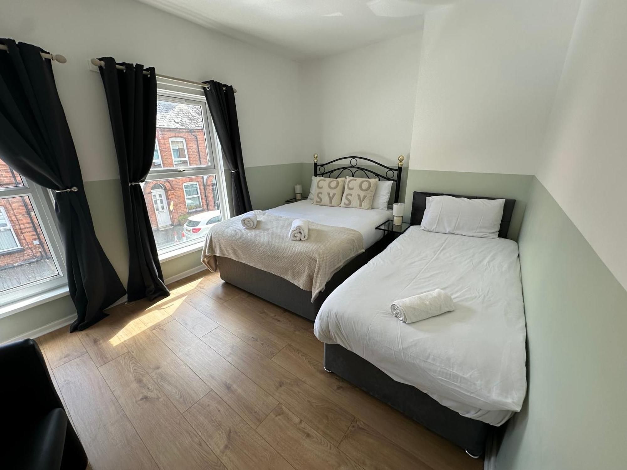 2Br City Side House Belfast Bagian luar foto