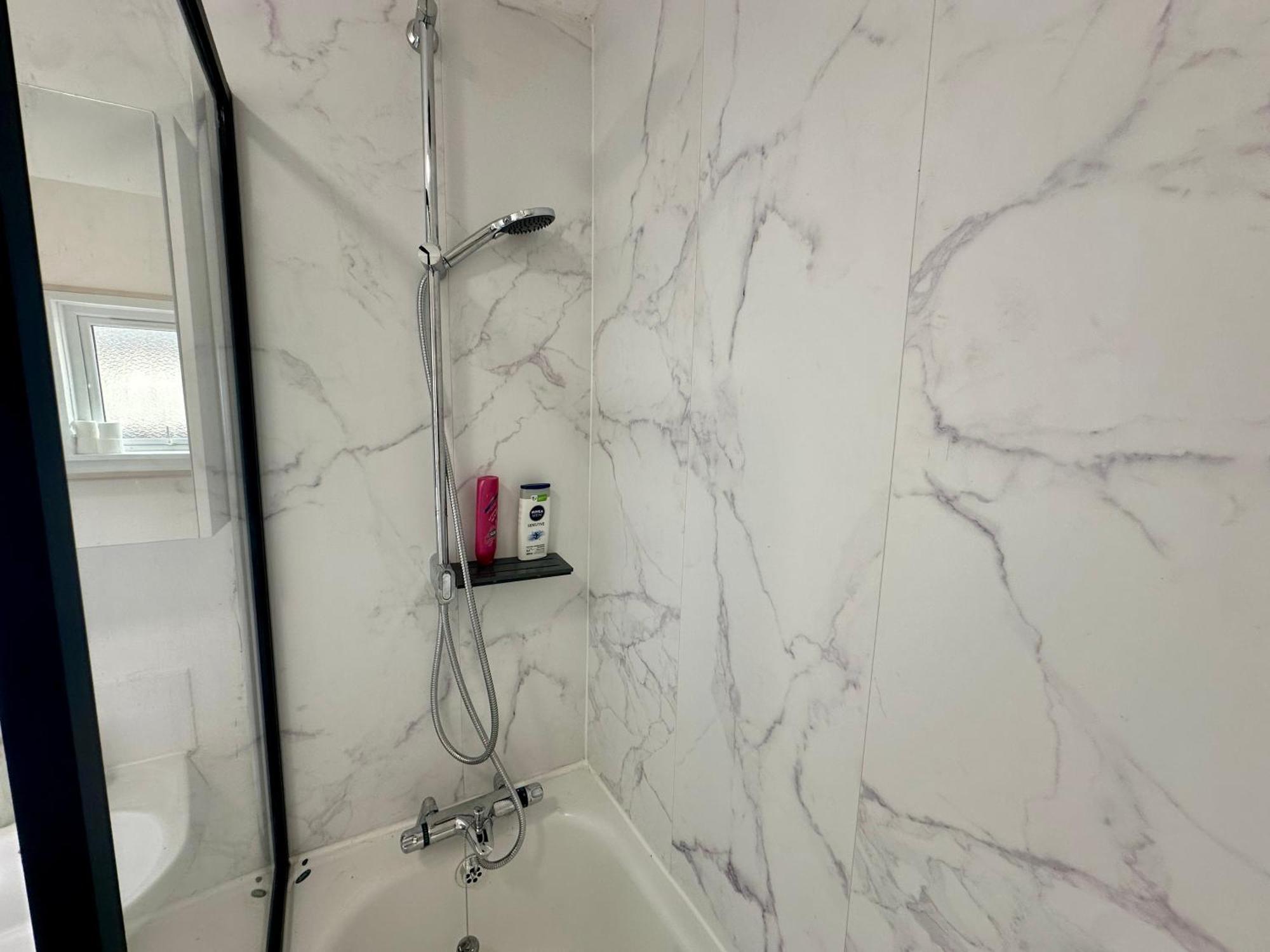 2Br City Side House Belfast Bagian luar foto